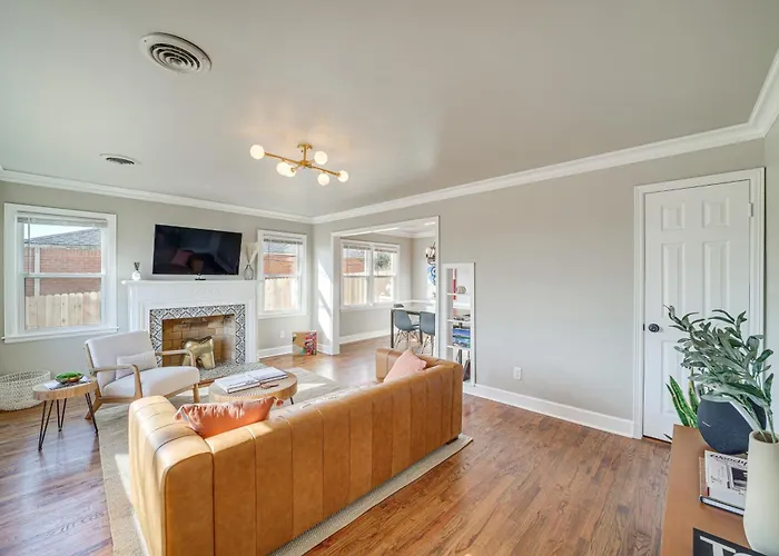 Lovely Vacation ~ 3 Mi To Downtown! Holiday home Tulsa