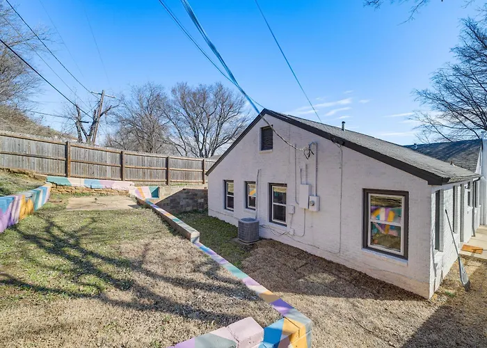 Lovely Vacation ~ 3 Mi To Downtown! Holiday home Tulsa